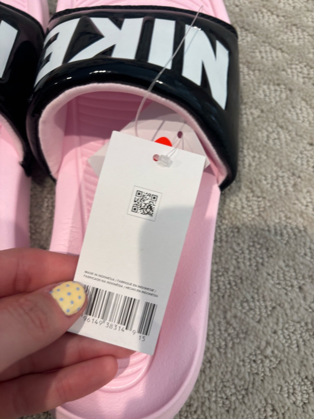 NWT Women’s Nike Victori One Black Pink Foam Slides Size 7 - Picture 7 of 8